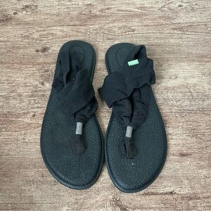 Sanuk Women's Yoga Sling Black and White Size 10